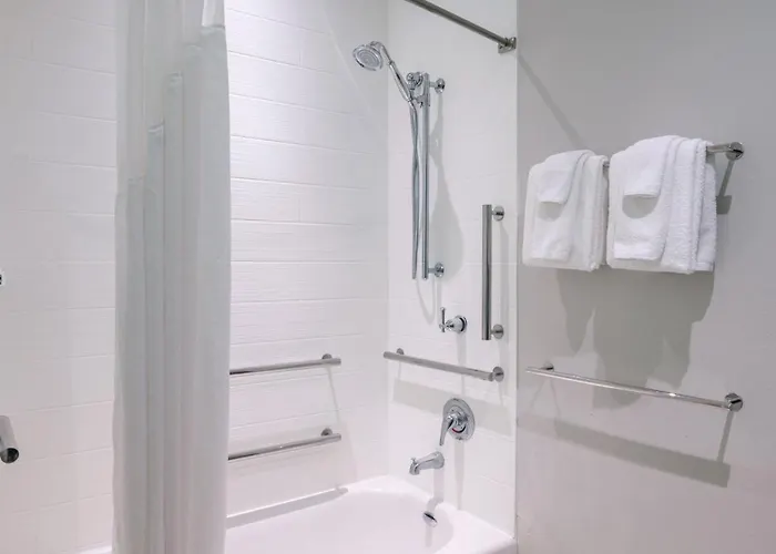Express By Ihg 3* Troy