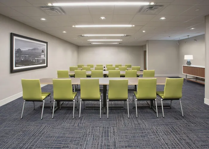 Express By Ihg 3* Troy