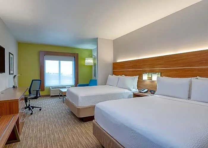 Hotel Express By Ihg Troy